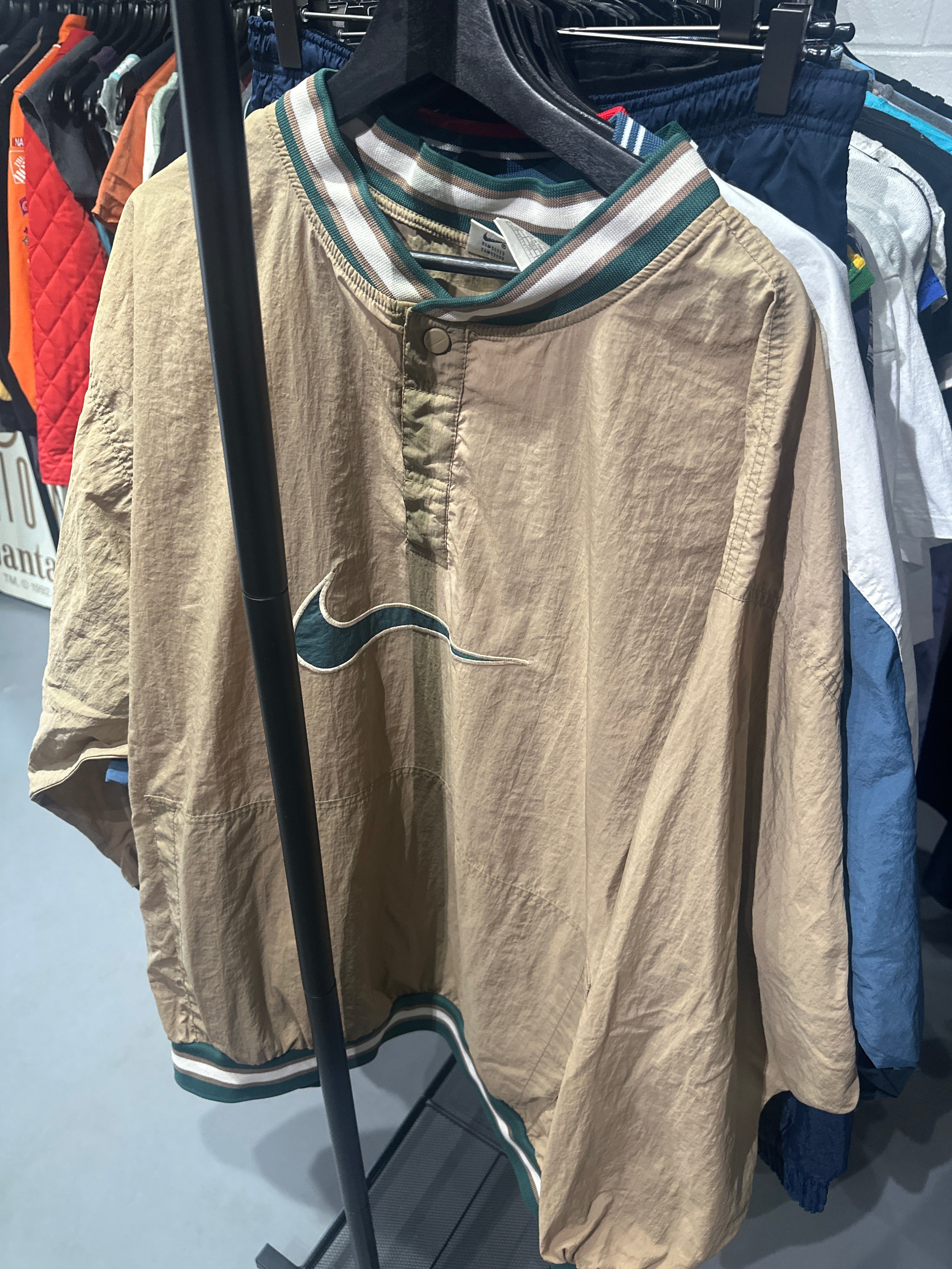 Vtg Nike Swoosh Windbreaker (XXL)