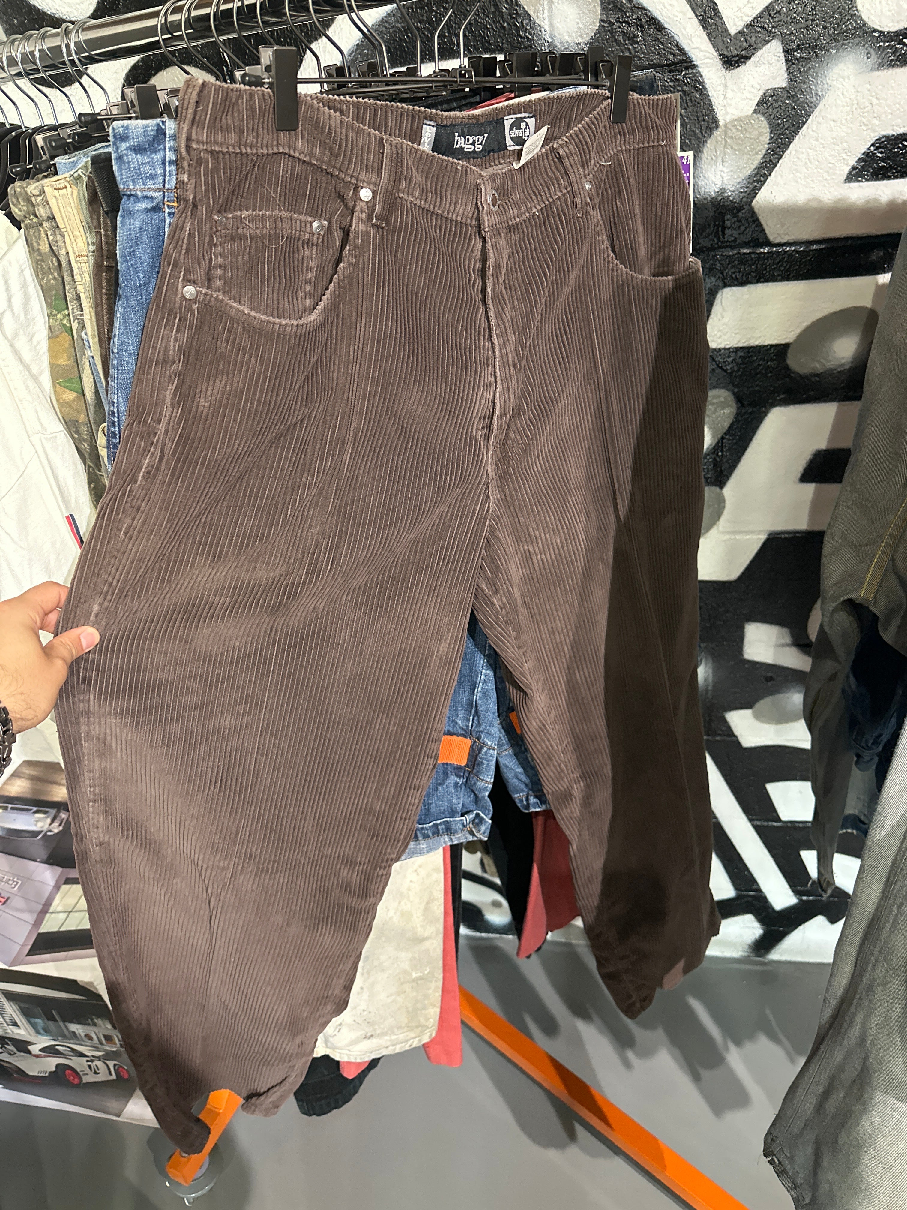 Vtg Levi’s Silver Tab Baggy Cords (36)
