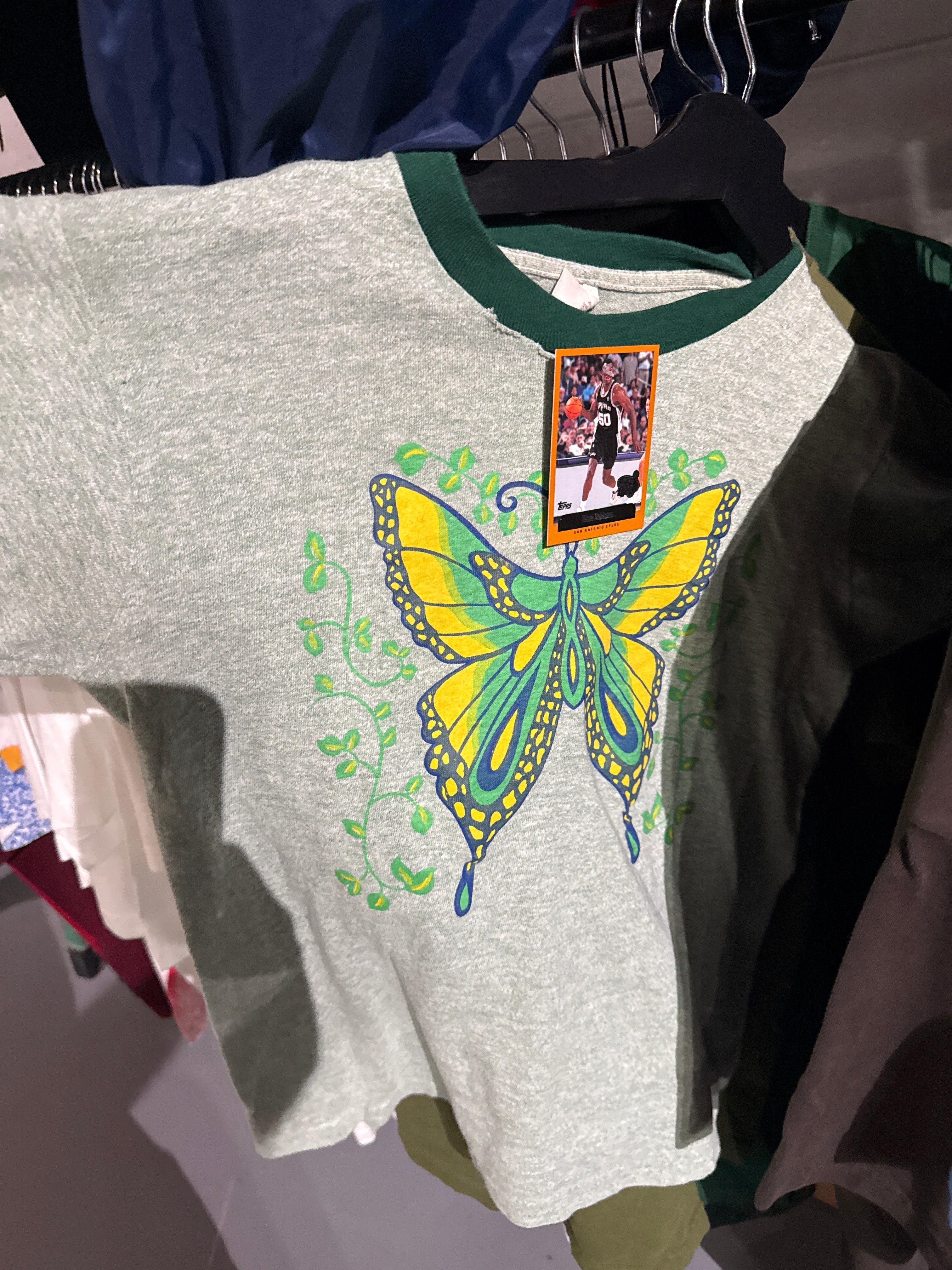 Vintage WMNS Butterfly Ringer Sz M