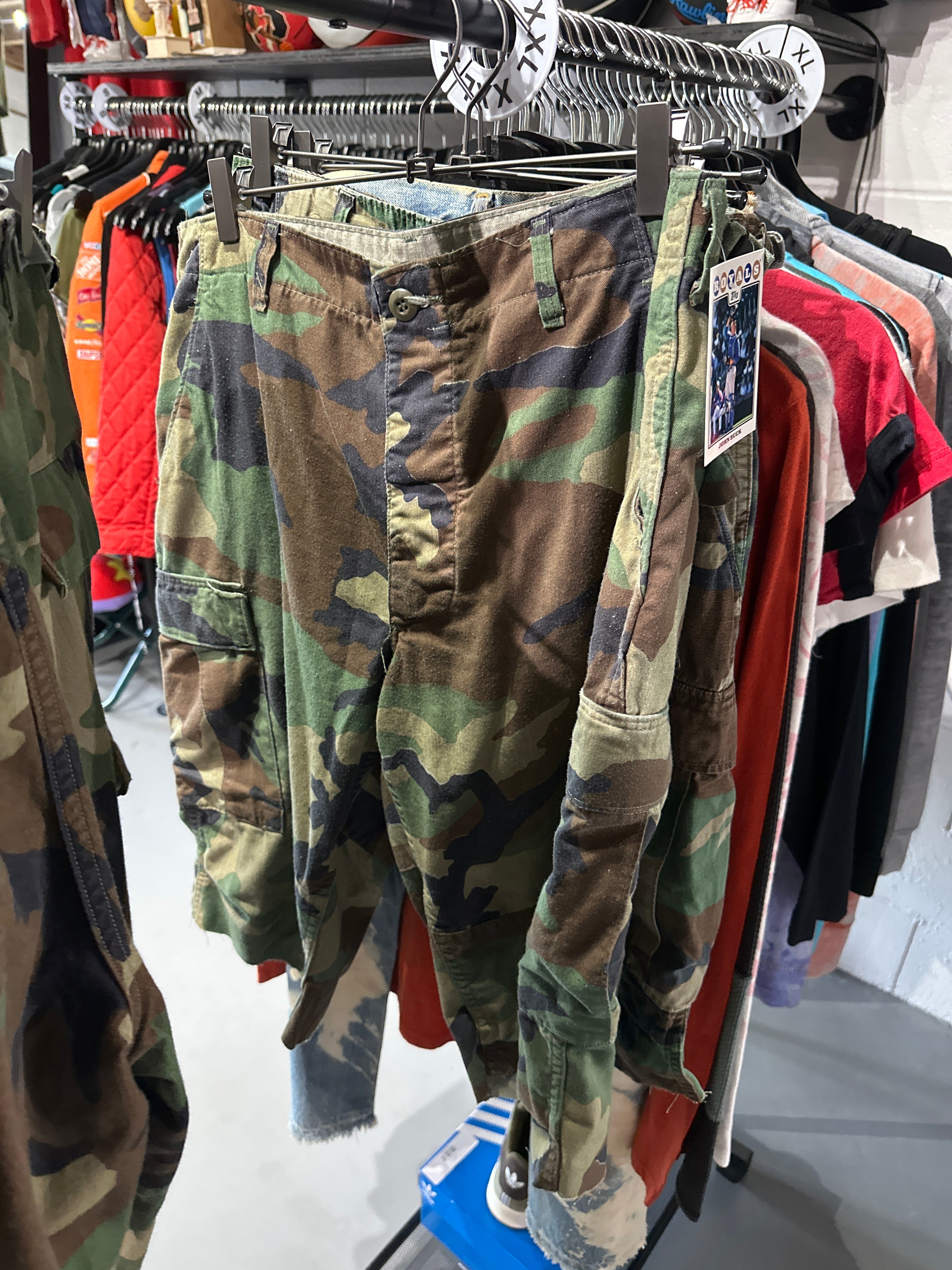 Vtg Camo Cutoff Shorts (34)