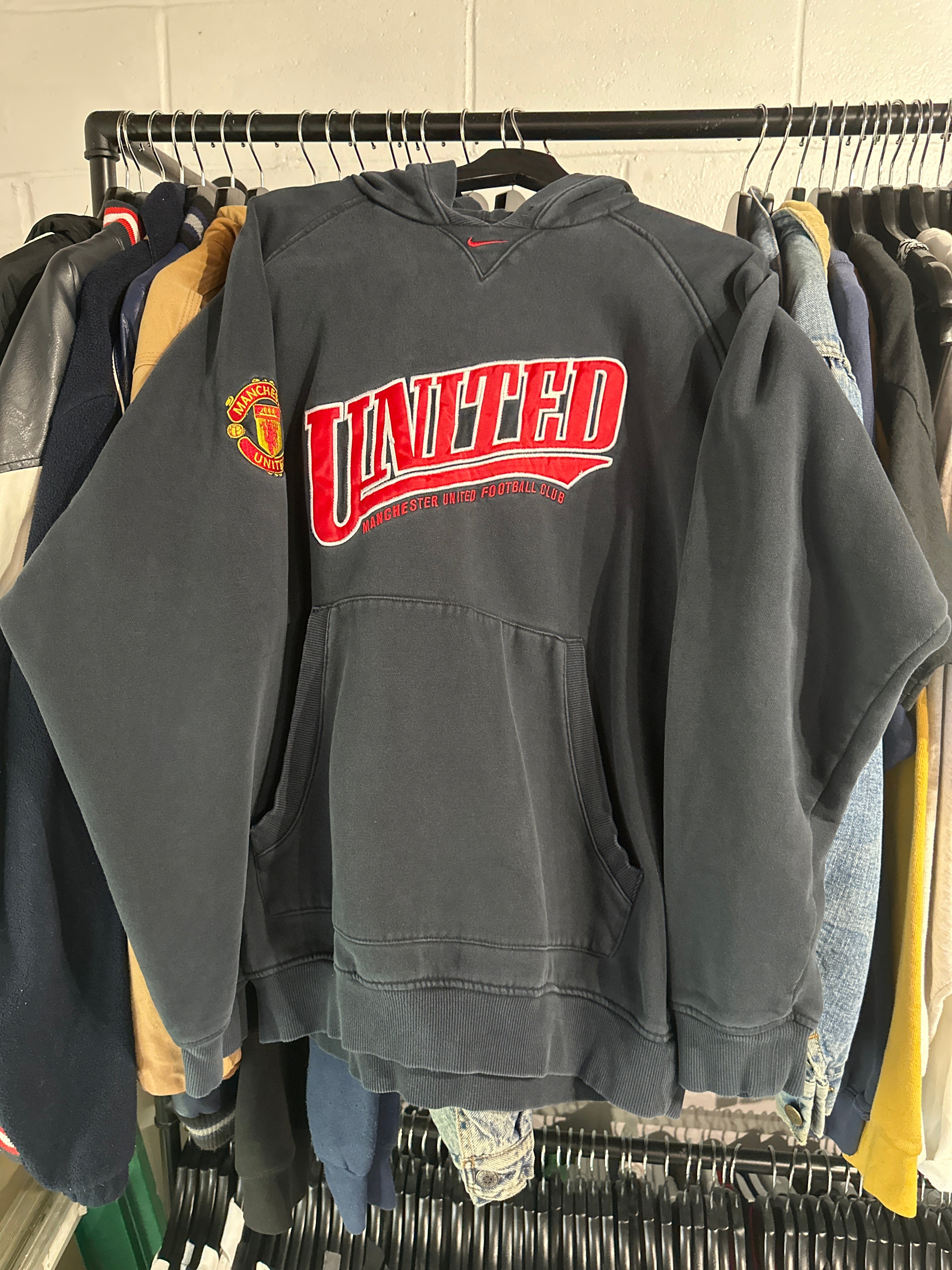 Y2K Nike Man United Center Swoosh (L)