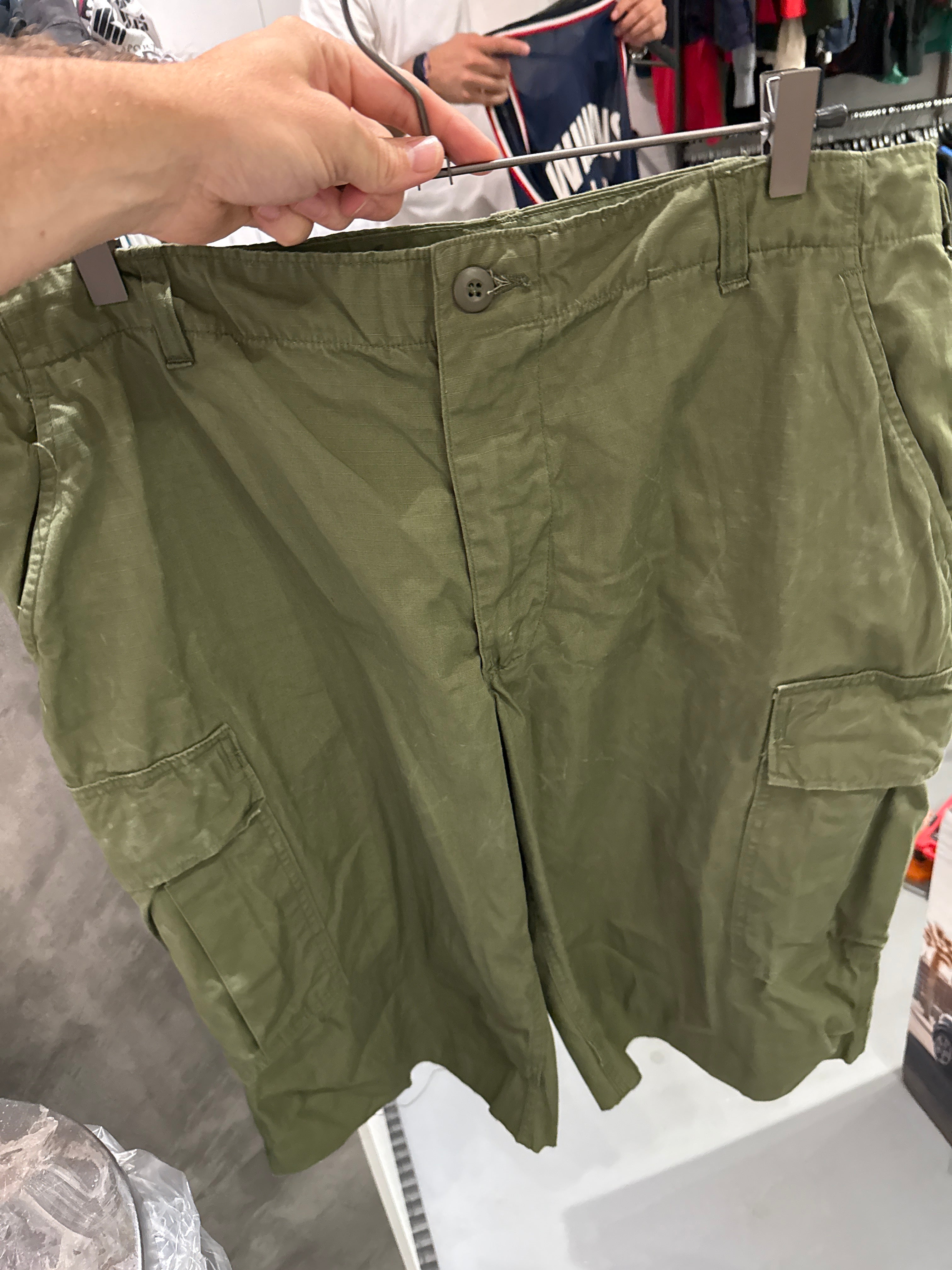 VTG Army Olive Cargos Sz 38