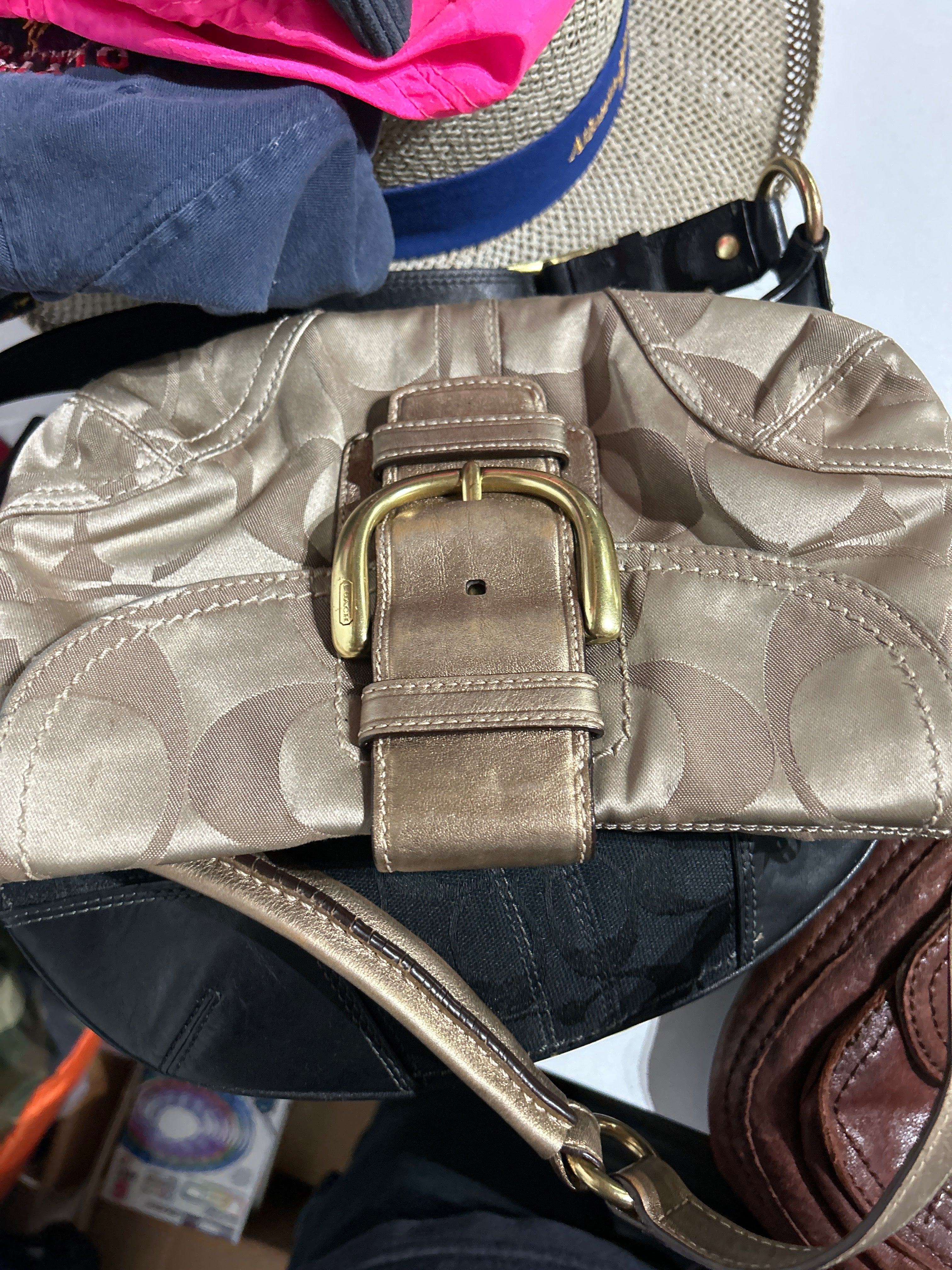 VNTG Coach Signature Gold