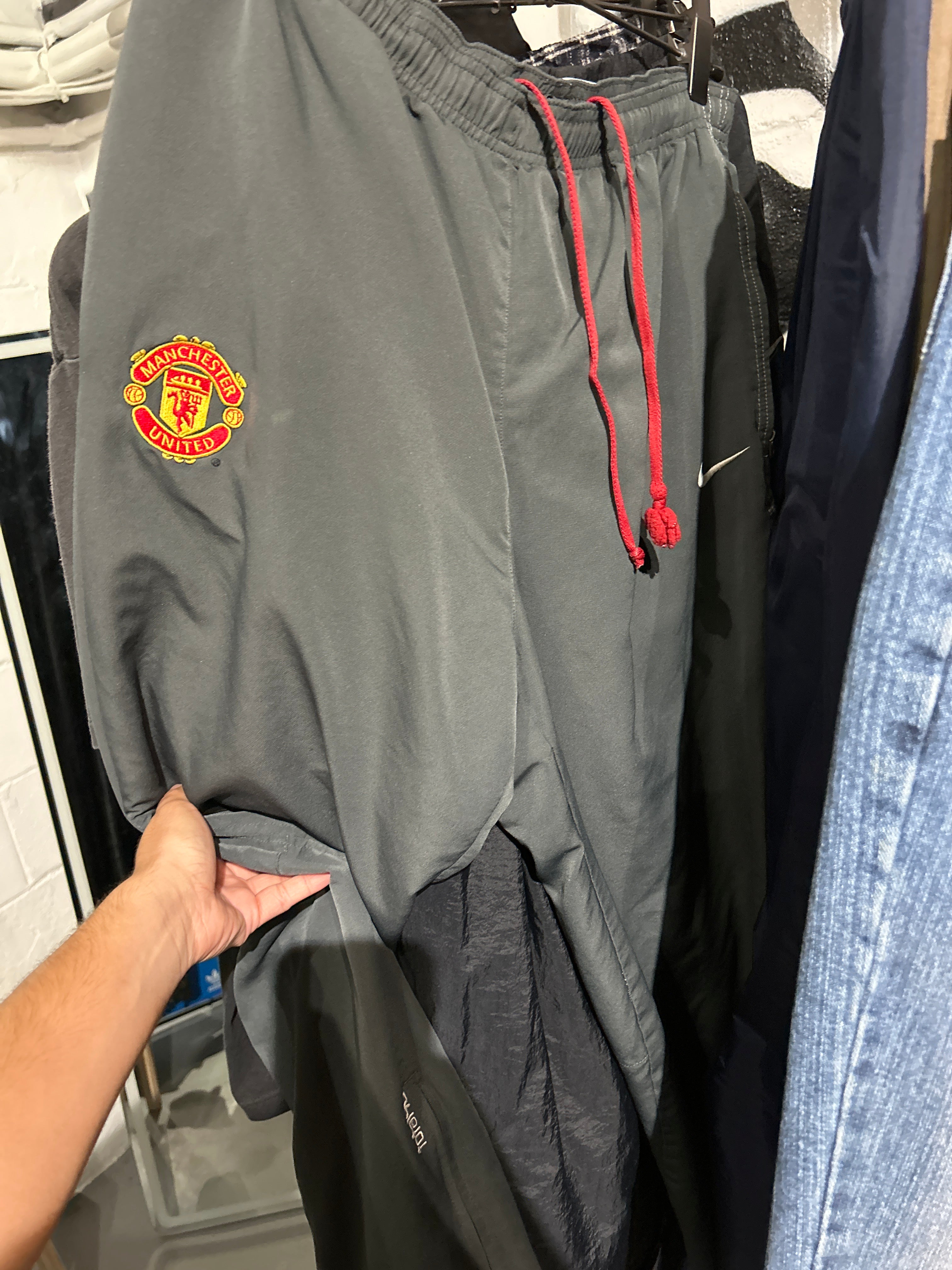VNTG Man U Nike Pants Sz L