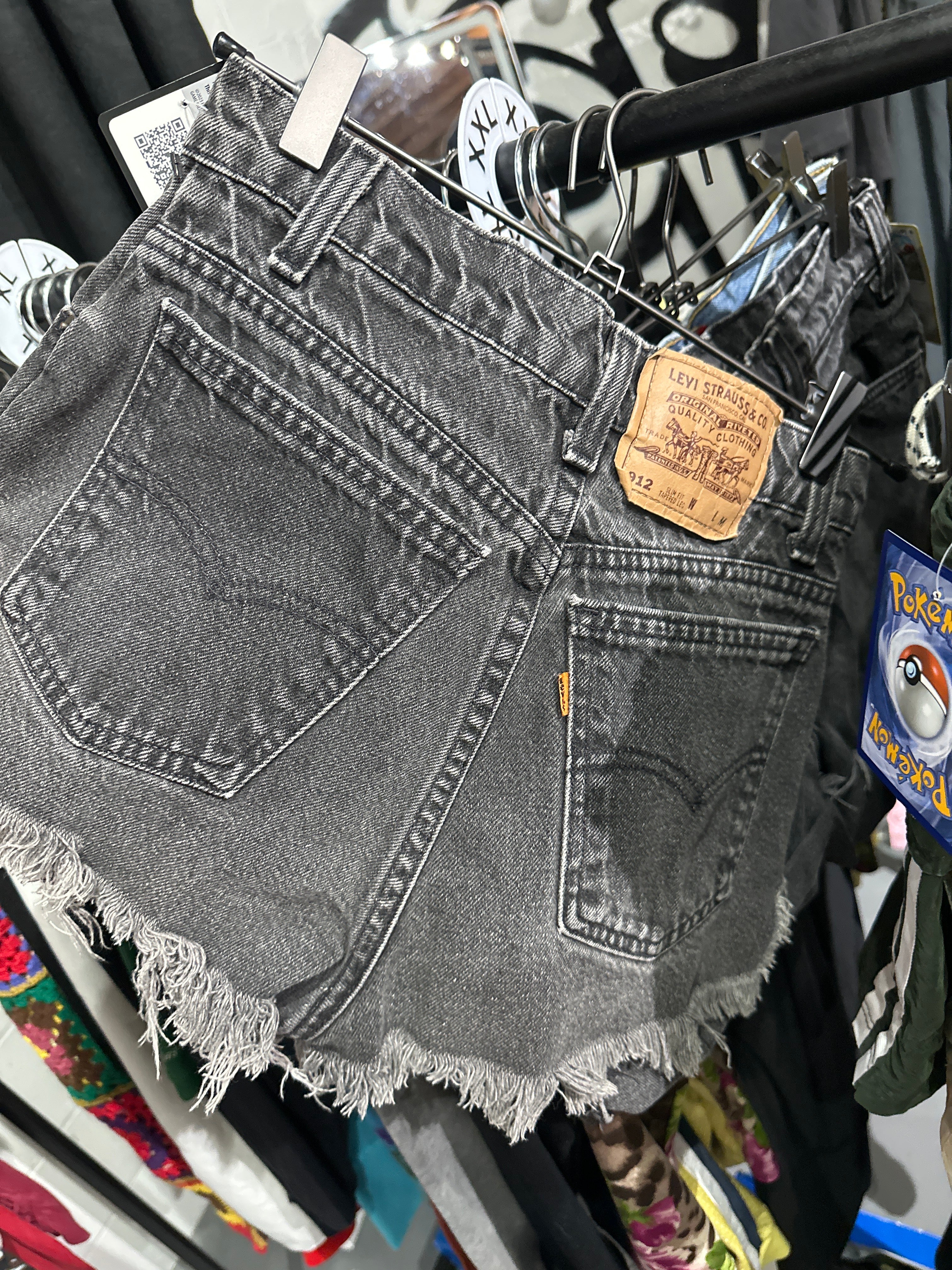 Vtg Levi’s Daisy Dukes (9)